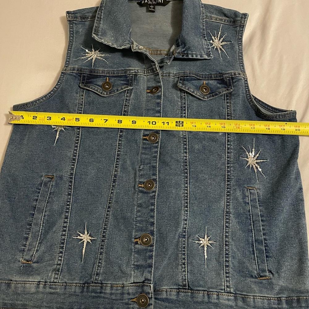 Baccini Light Wash Denim Top with Contrast Stitching Vintage - Picture 6 of 9